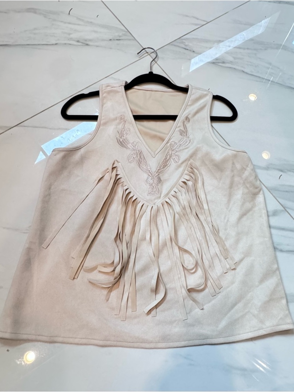 Women’s Cream Fringe V-Neck Sleeveless Top, XL